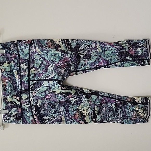 Lululemon Run: Top Speed CropIridescent Multi Size 6 - Picture 12 of 16